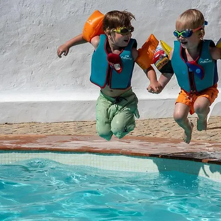 Quinta Do Pinto - Holiday Near Faro, Algarve - 4 Bedroom, Pool, Rooftop Terrace Villa Poco do Vale